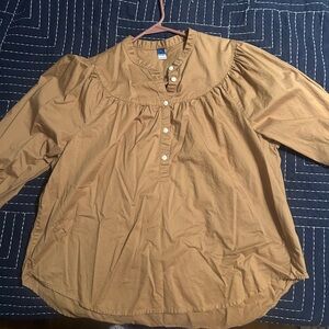 Old navy top size large.